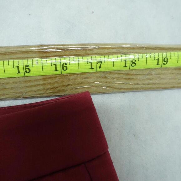 Dockers Metro Capri Pants Women's Size 12 Red Mid Rise Regular Fit Cotton Blend - Picture 2 of 8